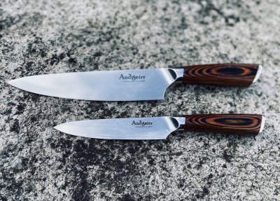 Audgeirr Skalkniv bredvid kockkniv